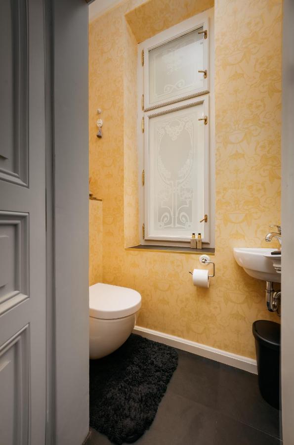 Luxury 27 - Private Wine Cellar Apartment *
